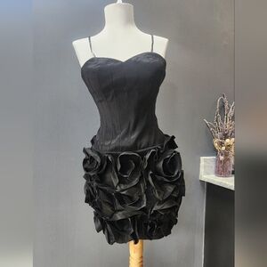 MAXANDCLEO Elegant Black Dress with Floral Accents Size 2